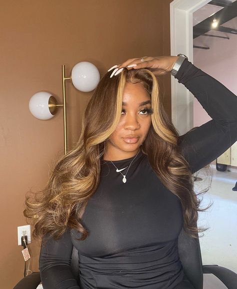 Brown Ombre Wigs For Black Women, Blonde And Brown Weave, Honey Blonde Highlights On Brown Hair Black Women, Brown Wigs With Highlights, Sew In Brown Highlights, Brown Highlight Wig, Brown Wig With Blonde Highlights, Wig With Highlights Black Women, Balayage On Black Women