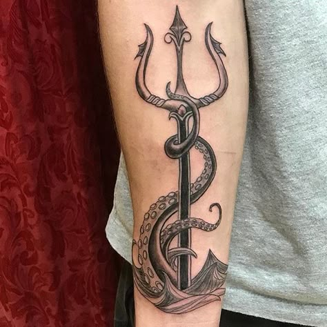 25 Coolest Poseidon Tattoo - Page 3 of 3 - Small Tattoos & Ideas Neptune Tattoo Poseidon, Octopus Trident Tattoo, Posideon Tattoo, Posiden Tattoo Trident, Posiden Trident Tattoo, Poseidon Trident Tattoo, Trident Tattoo For Men, Small Greek Mythology Tattoos, Neptune Tattoo