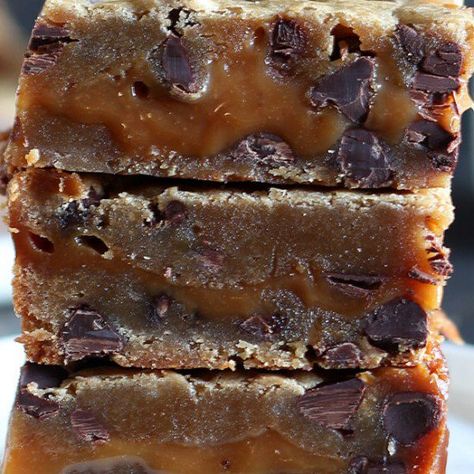 Salted Caramel Cookie Bars Caramel Chocolate Chip Bars, Salted Caramel Cookie Bars, Caramel Cookie Bars, Salted Caramel Cookie, Easy Salted Caramel, Salted Caramel Bars, Caramel Cookies Bars, Salted Caramel Cookies, The Best Cookie Recipes