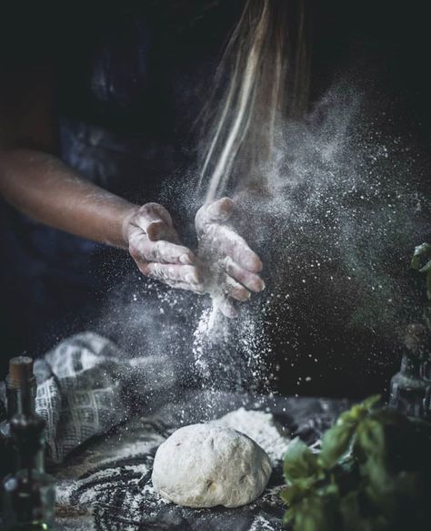 Pizza Dough Photography, Flour Photography, What To Bake, Make A Pizza, How To Make Pizza, Something Else, Pizza Crust, Pizza Dough, Food Photo