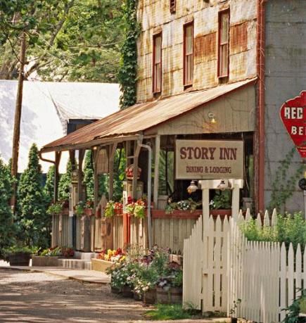 100 Best Midwest Small-Town Getaways | Midwest Living Travel Destinations In The Us, Nashville Indiana, Indiana Travel, Brown County, Midwest Living, Small Town Life, Small Town Romance, On The Road Again, Small Town