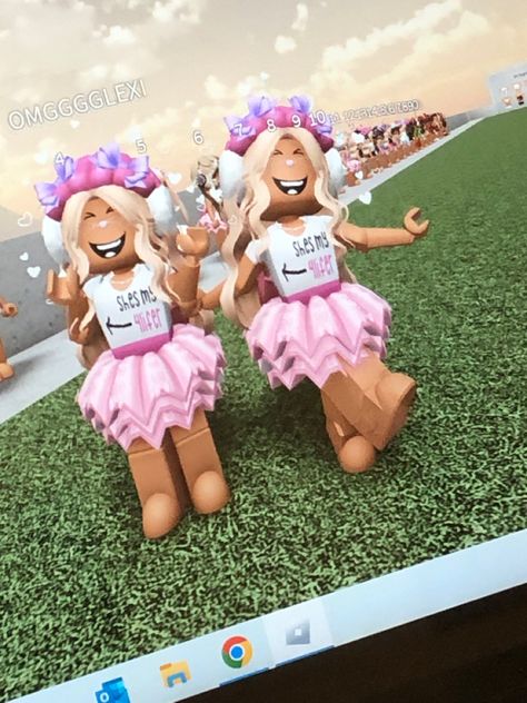 Preppy Bff Pfp, Preppy Matching Pfp, Yt Wallpaper, Preppy Roblox Pfp, Roblox Bff Profile Pictures, Bff Profile, Roblox Besties, Roblox Preppy, Preppy Boy