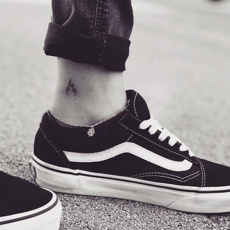 Simple Tattoos For Women, Ankle Tattoos For Women, Flame Tattoos, Mens Shoulder Tattoo, Small Girl Tattoos, Fire Tattoo, Cute Tiny Tattoos, Turtle Tattoo, Dainty Tattoos