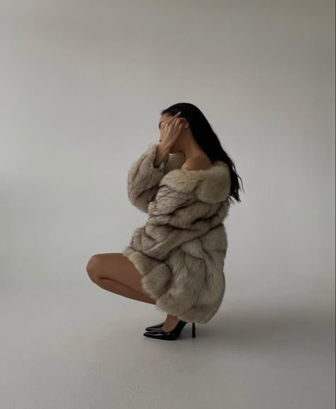 Fur Coat Photoshoot, Coat Photoshoot, Fur Coat Aesthetic, Big Fur Coat, Insecure Women, A High Value Woman, Faux Fur Fashion, Very Good Girls, Bday Shoot