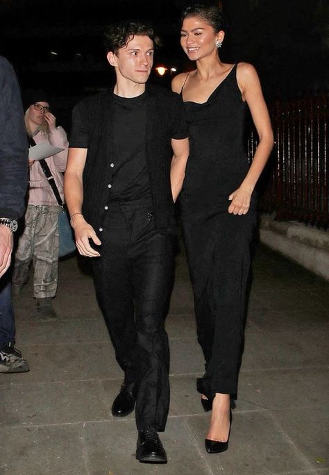 #USA Zendaya And Boyfriend, Tom Holland And Zendaya, Celebrity Couple, Tom Holland Zendaya, Zendaya Style, Hollywood Couples, Cutest Couple Ever, Black Love Couples, British Actors