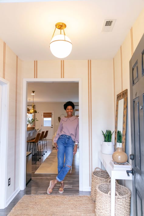 Striped Entryway Wall, Patterned Grasscloth Wallpaper, Wallpaper In Mudroom, Wallpaper In Hallway, Artsy Cottage, Striped Grasscloth Wallpaper, Wallpaper Foyer, Interior Door Color, Seagrass Wallpaper