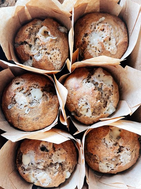 Small-batch Chocolate Chip Muffins - Mini Batch Baker Small Batch Desserts, Cake Loaf, Small Batch Baking, Flax Seed Recipes, Funfetti Cake, Sugar Free Syrup, Food Writing, Chocolate Chip Muffins, Banana Flavored