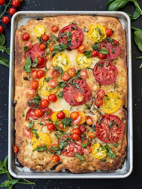 Fluffy Foccacia, Tomato Focaccia, Sweet Banana Bread, Foccacia Bread, Focaccia Bread Recipe, Garden Tomatoes, Bread Soft, Focaccia Recipe, Baking Bread Recipes