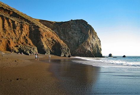 11 Top-Rated Beaches in the San Francisco Area | PlanetWare Clouds At Night, San Francisco Beach, San Francisco Museums, Golden Gate Park, Marin County, San Francisco Travel, Travel Wishlist, Suspension Bridge, San Fran