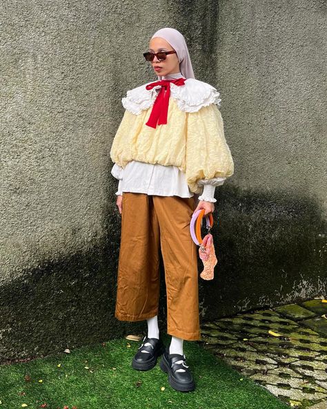 Ms. Spongebob Squarepants at yer service 🫡🧽 image reference is attached in the last slide 🤝🏼 outfit deetz: white top —— @beanthescene yellow outer blouse —— thrifted pants —— @dickies x @nikoand_official shoes —— @adorableprojectsofficial bag —— @zoolazela . . . . . . . . outfit rotation. outfit repeater. layering style. modest fashion. semi maximalist. multiway fashion. casual look. vintage clothing. secondhand fashion. outfit inspo. style inspiration. spongebob inspired. Colourful Fits, Yellow Blouse Outfit, Spongebob Clothes, Spongebob Outfit, Yellow Blouse Designs, Grandma Outfit, Thrifted Pants, Yellow Pants Outfit, Maximalist Outfit