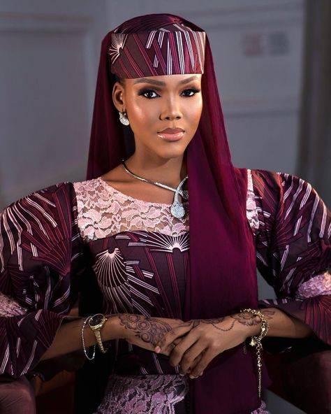 15 Beautiful Fulani/Hausa Head wrap Styles / MÉLÒDÝ JACÒB Nigerian Head Wrap Styles, Arewa Hausa Ankara Gown Styles, Fulani Women Nigeria, Nigerian Head Wrap, Hausa Ankara Styles, Asoebi Head Wraps, Gele Styles Head Wraps, How To Tie Hausa Head Scarf, Hausa Styles