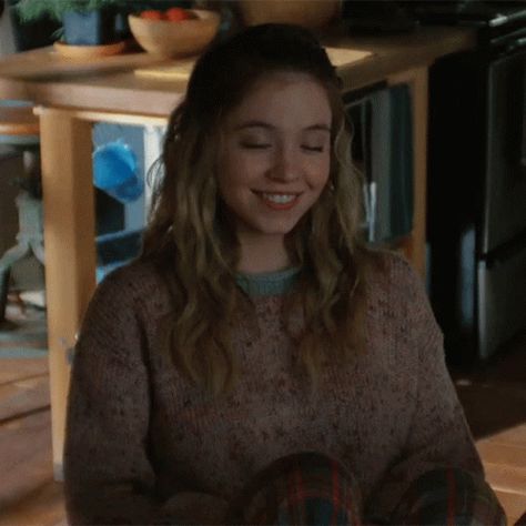 Shakes Head Pippa GIF - Shakes Head Pippa Sydney Sweeney - Discover & Share GIFs Sydney Sweeney Gif, Nope Gif, Stranger Things Steve Harrington, Summer Gif, Rachel Amber, Dua Lipa Concert, Cassie Howard, Flowers In The Attic, Smile Gif