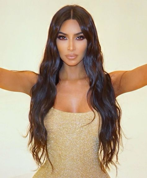 // k i m Kim Kardashian Hairstyles Long, Kim Hairstyles Kardashian, Kim Kardashian Hair Long, Kim Kardashian Wavy Hair, Kim Kardashian Brown Hair, Kim Kardashian Hair Color, Kim Kardashian Long Hair, Kim Kardashian Hairstyles, Kardashian Makeup