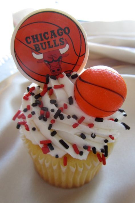 Chicago Bulls Cupcakes Chicago Bulls Cake, Basketball Theme Party, Happy 23rd Birthday, Basketball Cake, Ball Birthday Parties, Basketball Party, Basketball Theme, Basketball Birthday, Birthday Boys