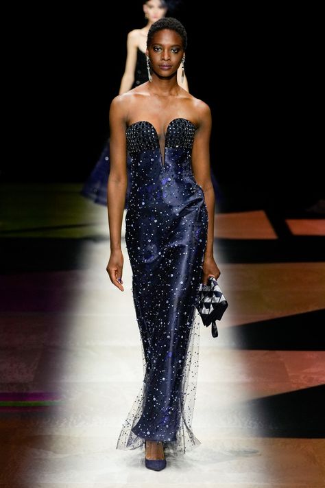 Armani Gowns, Fall 2022 Couture, Fw 2022, 2022 Couture, Armani Dress, Runway Gowns, Event Fashion, 90s Runway Fashion, Simply Fashion