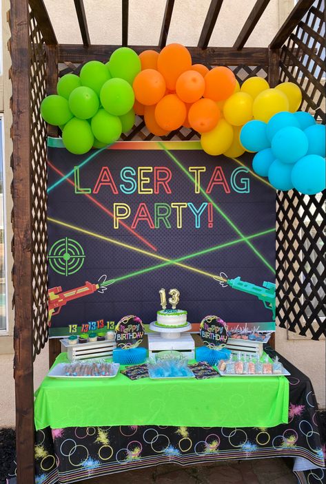 Laser Tag Party Ideas, Lazer Tag Party Ideas, Laser Tag Theme Cake, Laser Tag Party Decorations, Laser Tag Birthday Party Ideas, Laser Tag Birthday Party Decorations, Laser Tag Birthday Party Invitations, Laser Tag Themed Birthday Party, Lazer Tag Birthday Party