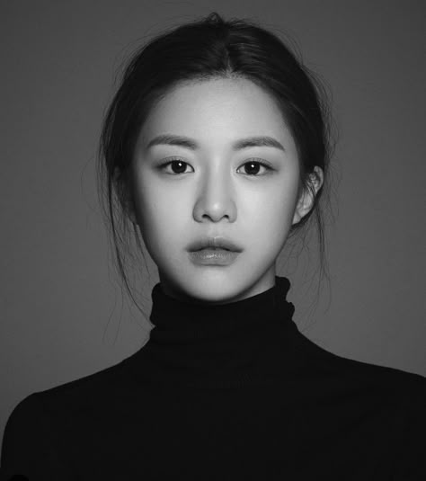 Korean Black Photoshoot, Face Photography Korean, Korean B&w Photoshoot, Go Yung Joong Actress, Go Youn Jung Photoshoot, Go Yunjong, Korean Headshots, Korean Self Portrait, Korean Portrait