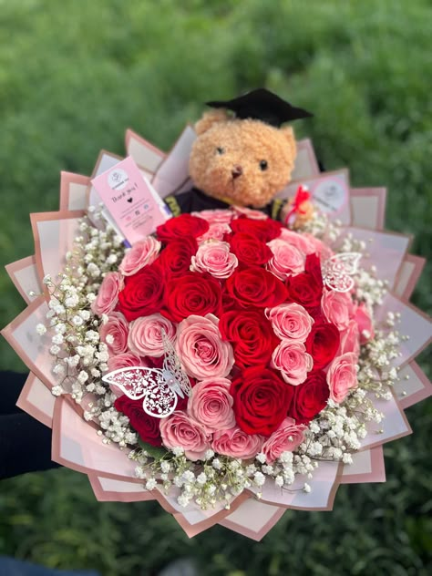 Ramos For Graduation, High School Graduation Flowers Bouquet, Graduation Ramos, Graduation Flowers Bouquet Ideas, Grad Bouquet Ideas, Graduation Bouquet Ideas, Grad Bouquet, Graduation Flowers Bouquet, Ramo Ideas