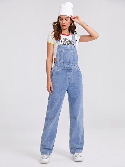 How to Wear Denim Overalls (Without Looking Like You're 5 Years Old) Dungarees Outfit Aesthetic, Baggy Overalls Outfit, Denim Dungarees Outfit, Denim Jumper Outfit, Jean Jumpsuit Outfit, Denim Dress Style, Baggy Dungarees, Dungaree Outfit, Fashion Design Classes