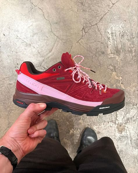 Salomon Sneakers, Hiking Fits, Salomon Shoes, Broken Arm, Pretty Shoes Sneakers, Shoes Outfit Fashion, Fire Fits, Hype Shoes, Everyday Shoes