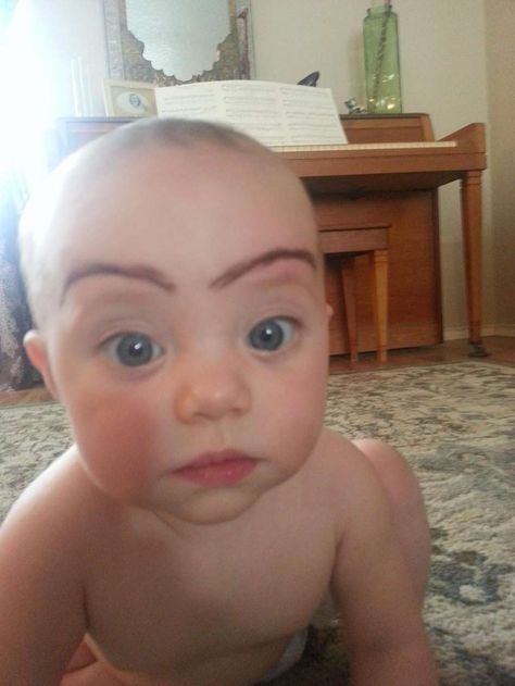 Funny Pictures of Awful, Ugly Eyebrows. #badeyebrows #eyebrows Funny Eyebrows, Baby Eyebrows, Bad Eyebrows, Walmart Funny, How To Draw Eyebrows, Eyebrow Stencil, Mr Bean, Diy Workshop, Powdered Eyebrows