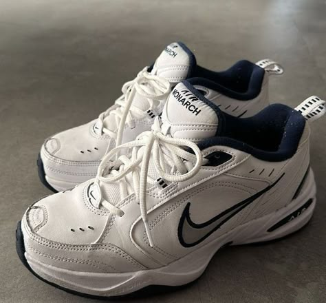 Old Nikes, Volleyball Outfit, Colorful Sneakers, Trendy Shoes Sneakers, Pretty Shoes Sneakers, Healthy Glowing Skin, Dad Shoes, Cute Sneakers, Hype Shoes