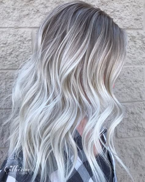 Ice Hair, Ice Blonde Hair, Bright Blonde Hair, Gold Hair Colors, Silver Blonde Hair, Icy Blonde Hair, Blond Balayage, Ice Blonde, Blonde Hair Color Ideas