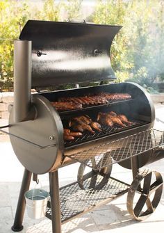 شواية فحم, Custom Bbq Smokers, Barbeque Grill Design, Bbq Pit Smoker, Bbq Stove, Bbq Grill Smoker, Diy Grill, Barbecue Design, Offset Smoker