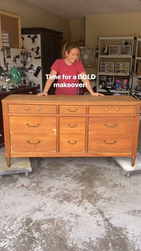 Diy Particle Board Dresser Makeover, Wood Vanity Makeover, Repainting Wood Furniture, Furniture Redo Before And After, Refinish Bedroom Furniture Wood, How To Restore Old Furniture, Flipped Dresser Ideas, Furniture Before And After, Home Furniture Diy