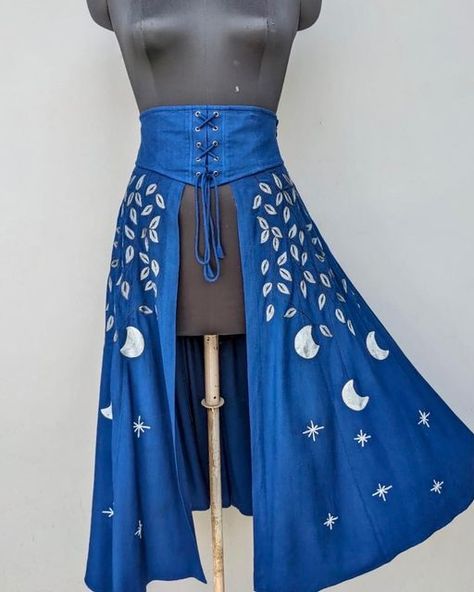 Moon Aesthetic Clothing, Outer Space Outfit Ideas, Fair Outfit, Moon Clothing, Prince Costume, Over Skirt, Art Outfits, Fashion Illustration Dresses, Stylish Party Dresses