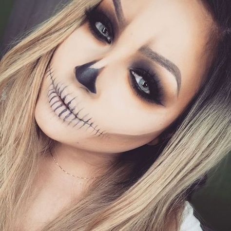 No costume? No problem. These Halloween makeup ideas are all you need to pull off the ultimate last-minute costume Skull Make Up, Halloween Skeleton Makeup, Pelottava Halloween, Make Up Diy, Makeup Zombie, Halloweenský Makeup, Halloween Make-up Looks, Creepy Halloween Makeup, Cute Halloween Makeup