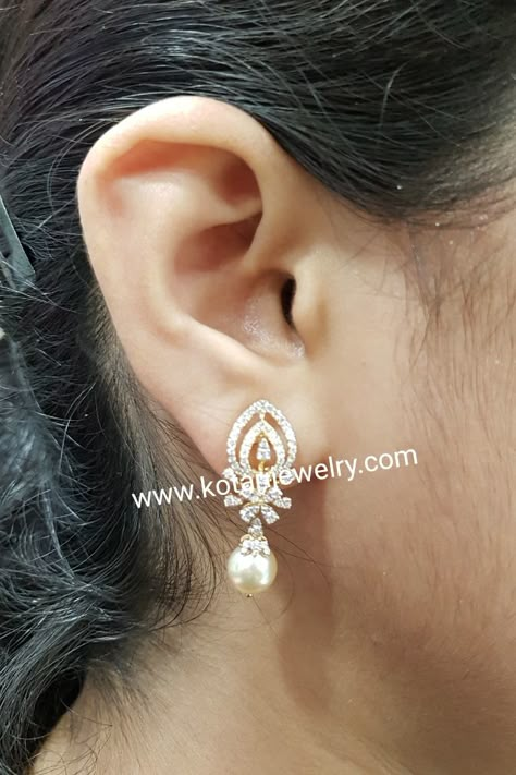 Ear Rings New Models Gold, Light Weight Diamond Earrings, Light Weight Jewellery Designs, Real Diamond Earrings Indian, Dailywear Earrings Gold Indian, Diamond Earrings Studs Indian, Dimond Earing Design Simple, Light Weight Chandbali Earrings Gold, Latest Diamond Earrings Design