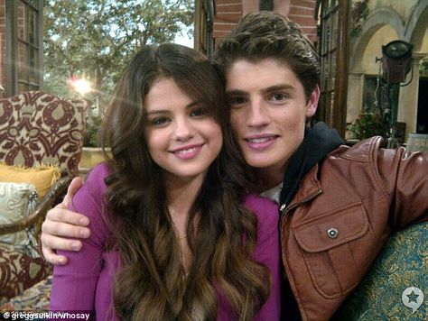 Selena Gomez andGregg Sulkin Mason Greyback, Gregg Sulkin, Old Disney Channel, Wizards Of Waverly, Alex Russo, Selena Gomez Cute, Disney Channel Shows, Wizards Of Waverly Place, Waverly Place