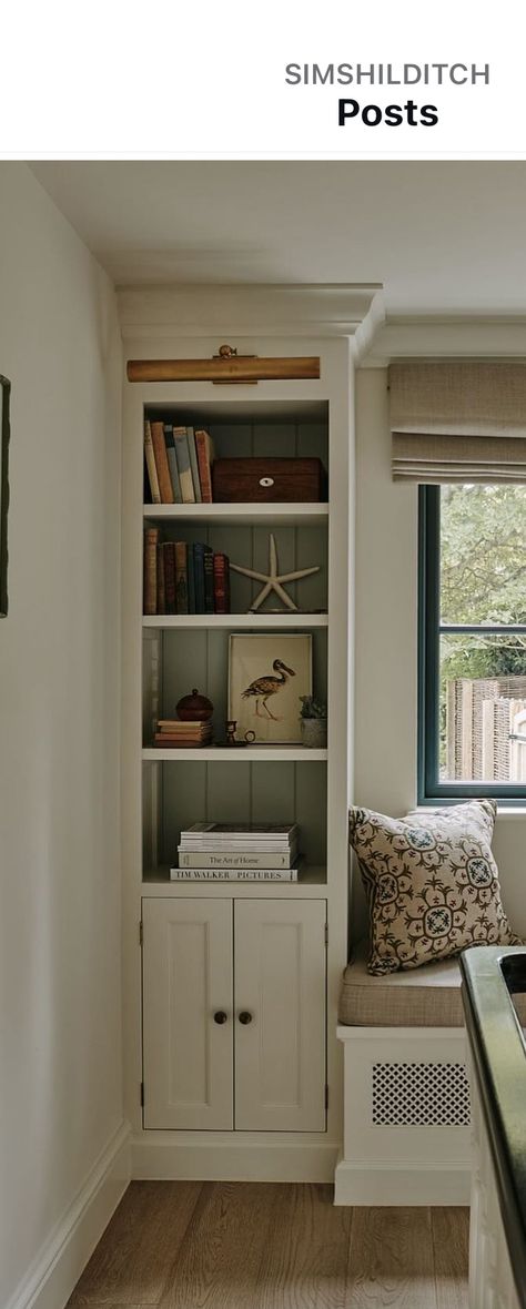 Built In Bookcase Corner, Corner Built In Shelves, Corner Built In, Small Bookshelf, Built In Bookcase, Built In Shelves, Little Houses, Guest Room, Bookshelves