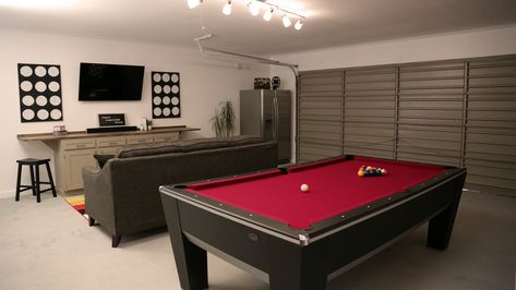 Turn Garage Into Game Room, Garage Seating Ideas, Garage Teenage Hangout, Garage Ideas For Men, Garage Hangout Ideas Diy, Garage Hang Out Space, Garage Rec Room, Garage Lounge Ideas, Garage Hangout Ideas