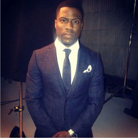 Kevin Heart looking dapper in his suit. Distinguished Gentleman, Kevin Hart, Photo Shoot, Gentleman, To Work, A Photo, Stars