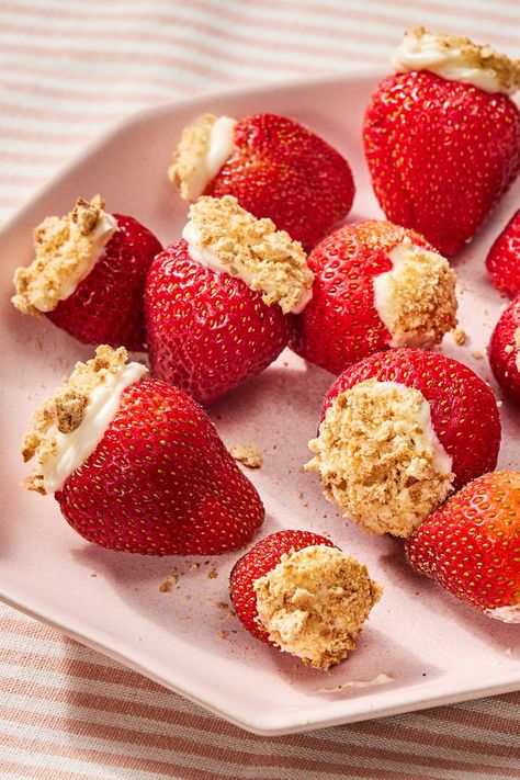 Stuffed Cheesecake Strawberries, Stuffed Chocolate Covered Strawberries, Stuffed Strawberry Cheesecake, Cheesecake Deviled Strawberries Recipe, Cheesecake Strawberries Stuffed, Smores Strawberries, Strawberry Filled Cheesecake, Stuffed Strawberries With Cream Cheese, Cheesecake Deviled Strawberries