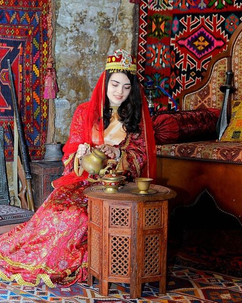 Azerbaijan Culture Aesthetic, Persian People Women, Azerbaijan People, Azerbaijan Clothing, Azerbaijan Culture, Persian Dress, Empire Outfit, Persian People, Persian Fashion