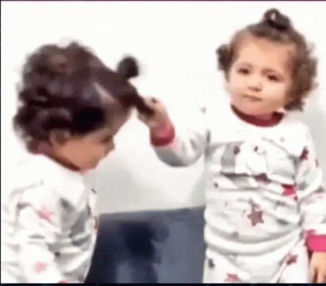 Twins Kids Fighting GIF - Twins Kids Fighting Cute Kids - Discover & Share GIFs Mood Gif, Funny Face Gif, Funny Stickman, Cute Spanish Quotes, Weird Quotes Funny, Cute Love Lines, Funny Couples, Cute Poses For Pictures, 귀여운 동물