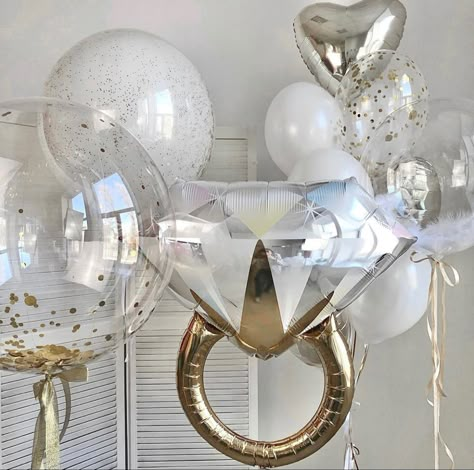 Bride Ballons Room, Silver Bride Balloons, Engagement Balloons Decoration, White Bachelorette Party Decor, Bachelorette Party Balloons, Engagement Party Balloons, Bride Balloons, Diamond Theme Party, Bridal Suite Decor