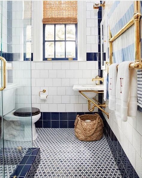 Such a classic bath with navy and white tile + brass accents + navy painted window trim + woven roman shades + brass towel bars + offset square subway tile | Amie Corley Interiors | Via @scoutandnimble on Instagram Bathroom Classic Design, Navy Blue Bathroom, Navy Blue Bathrooms, Blue Bathroom Decor, Pool Bath, White Shiplap, Attic Remodel, Vintage Bathrooms, Modern Baths