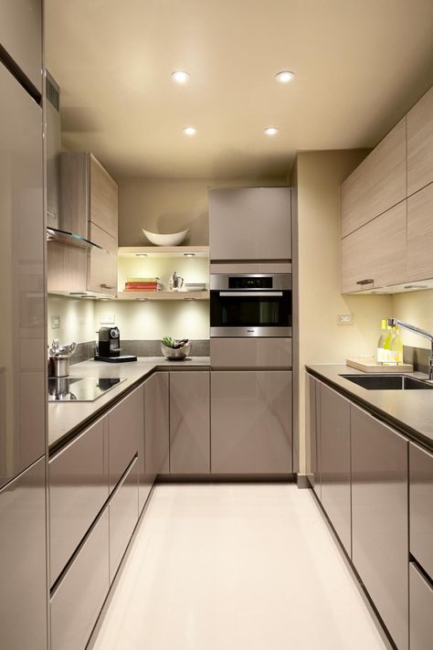 Hiasan Dalaman Dapur, Kitchen Narrow, Dapur Moden, Kitchen Open Concept, Kitchen Tiny, Model Dapur, Galley Kitchen Remodel, Kitchen Modular, Narrow Kitchen