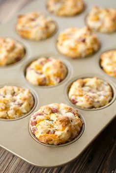 Mini Muffin Pan Recipes, Ham And Cheese Biscuits, Mini Muffin Tin Recipes, Camping Recipes Breakfast, Muffin Cups Recipes, Muffin Pan Recipes, Mini Muffin Recipe, Biscuit Cups, Breakfast Cupcakes