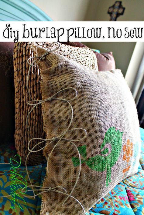 An easy no sew burlap pillow diy tutorial.http://www.bjcraftsupplies.com/sewing/ribbon01.asp Sewing Pillows Decorative, Burlap Ideas, Diy Marker, Marker Crafts, Burlap Projects, Burlap Decor, Burlap Sacks, Diy Burlap, Burlap Crafts