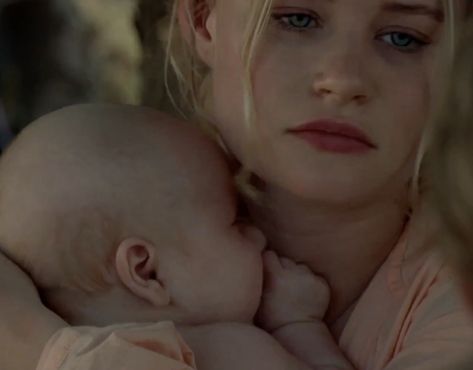 Emilie de Ravin as Claire Littleton | LOST S1 Claire Lost, Emilie De Ravin Lost, Emilie De Ravin Gif, Claire Littleton, Claire Bloom Actress, Riley Voelkel Gif, Davina Claire Icons, Lost Tv Show, Emilie De Ravin