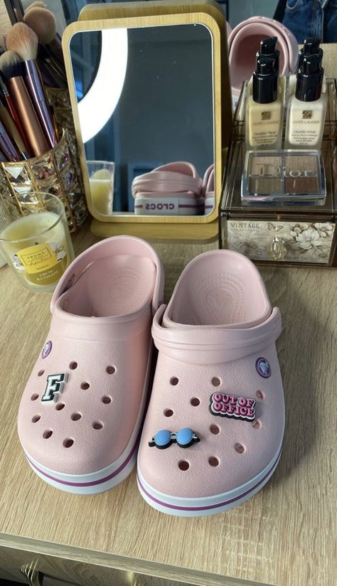 Cow Crocs, Crocs Aesthetic, Crocs Ideas, Pink Crocs, Crocs Fashion, Shoes Outfit Fashion, Easy Trendy Outfits, Whimsical Fashion, Best Sneakers