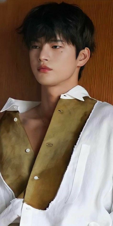 #DoomAtYourService #Reply1997 #SeoInGuk #ShopaholicLouis #sCypherGi #87Liner #HotKoreanMen #HotKoreanActors #HotOppas Most Handsome Korean Actors, Seo Inguk, Kang Ho Song, Song Kang Ho, Start A Family, Success In Life, Dancing Aesthetic, Seo In Guk, Marriage Is