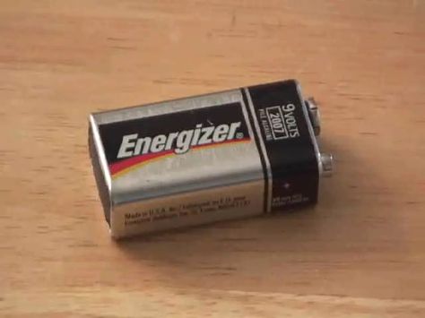 Here is how to extract 6 AAAA batteries from one 9 volt ENERGIZER battery and use them like AAA batteries! Battery Hacks, Energizer Battery, Recondition Batteries, 9 Volt Battery, Car Batteries, Battery Storage, Electrical Tape, Phone Battery, Lead Acid Battery