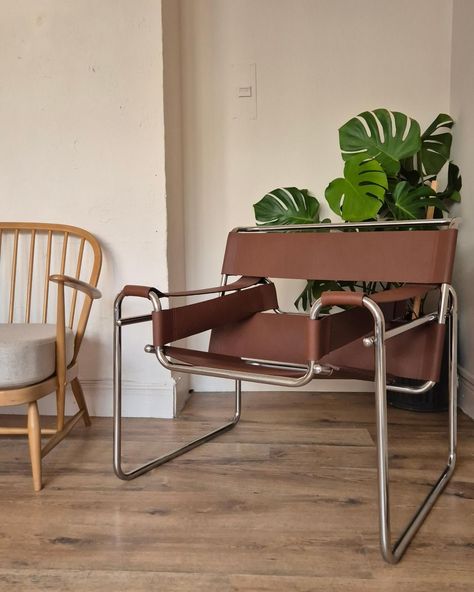 Some of the best things don't get much time on the grid (or the shop floor) before they're snapped up so just giving this (sold) Wassily chair a little time to shine 🤎 . . . #wassilychair #wassily #bruer #marcelbreuer #bauhaus #knoll #midcenturychair #midcenturychairs Shop Floor, Wassily Chair, Marcel Breuer, Mid Century Chair, To Shine, Just Giving, Bauhaus, Mid Century, Flooring