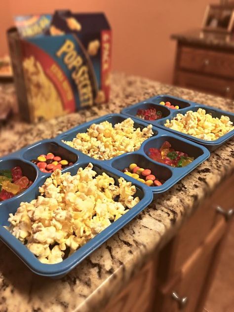 Old tv dinner trays for movie night with the kids. Great idea! Family Movie Night Snacks, Tv Dinner Trays, Microwave Dinners, Movie Night For Kids, Recycling For Kids, Snack Trays, Dinner Tray, Movie Night Snacks, Backyard Movie Nights